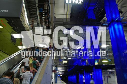 U-Bahn_Münchener Freiheit_1.JPG